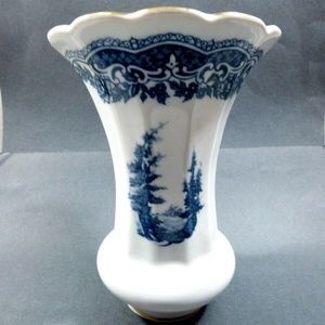 VTG Korosten Ukraine USSR Porcelain Blue on white gold rim vase